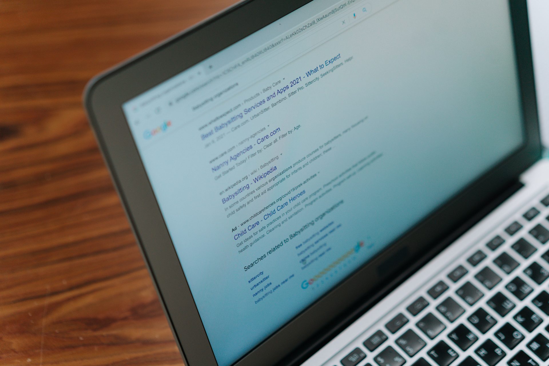 Google aramasında sitemin altında neden garip yazılar çıkıyor?